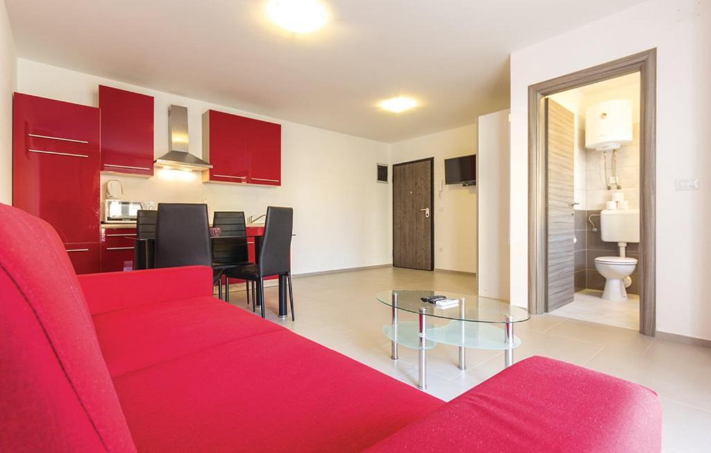 Apartments Sun Premantura Exterior photo