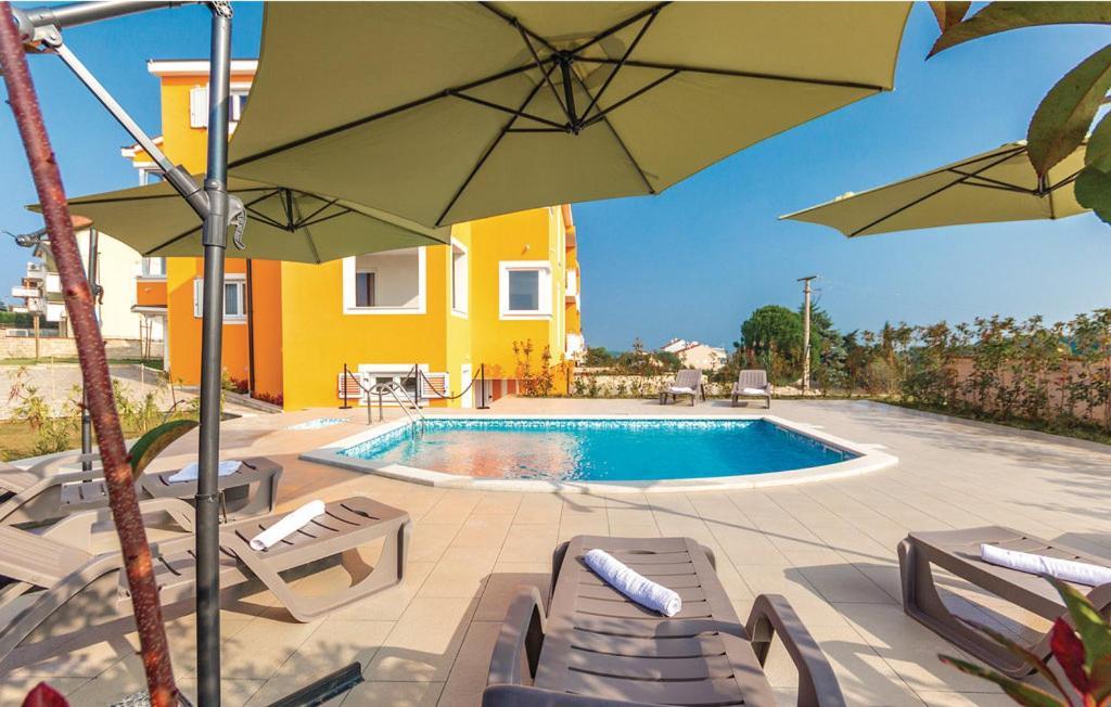 Apartments Sun Premantura Exterior photo